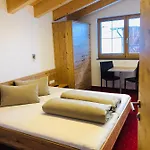 Santerhof Apartment *